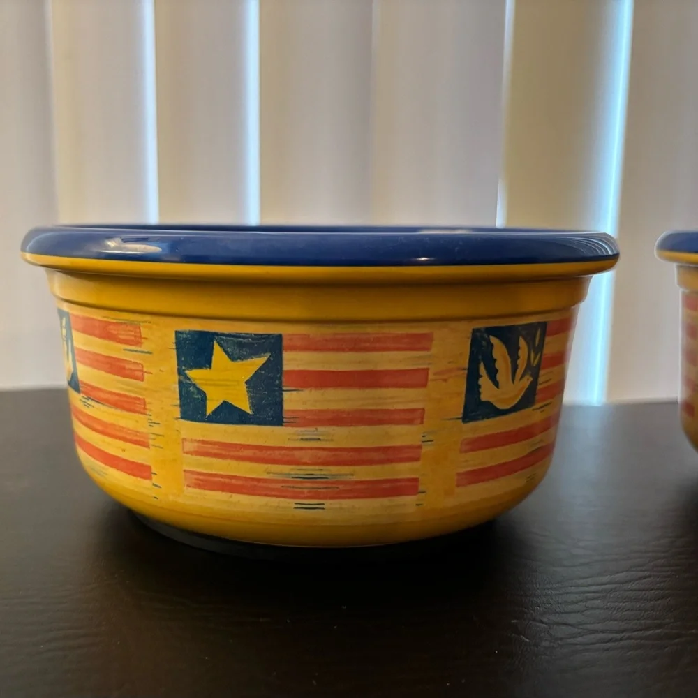 Set of Patriotic Pet Bowls (Plastic) Used in Good Shape